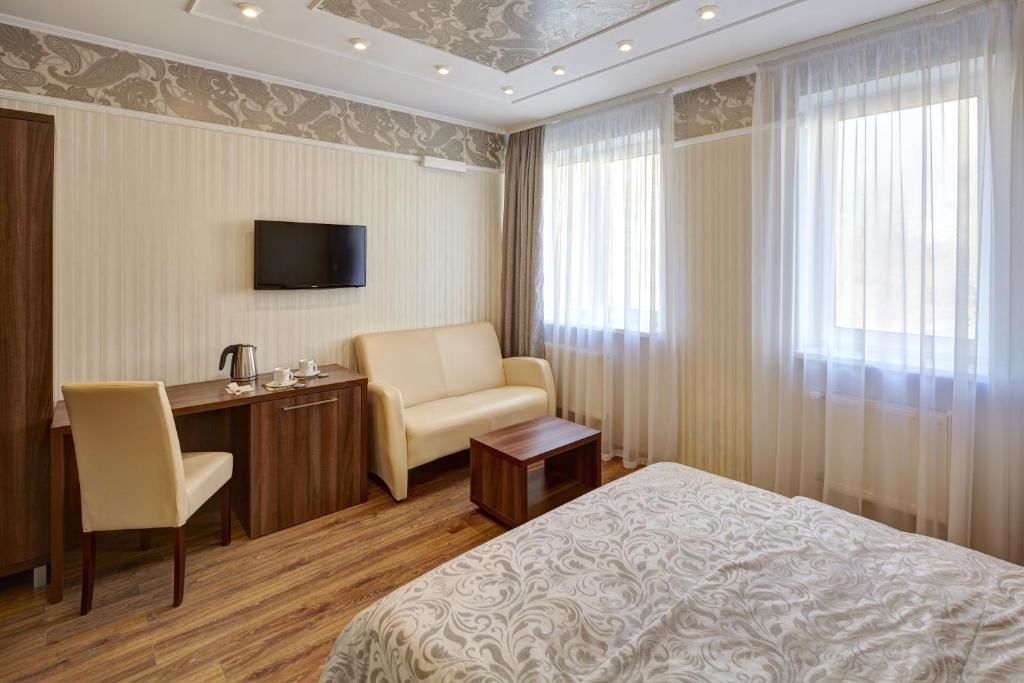 Отель Three Crowns Hotel Львов