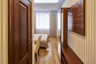 Отель Three Crowns Hotel Львов Стандартный двухместный номер с 1 кроватью-5