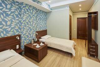 Отель Three Crowns Hotel Львов Стандартный двухместный номер с 2 отдельными кроватями-2